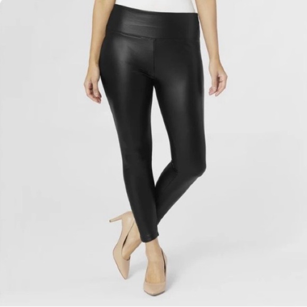 Coco + Carmen Sleek Black Leggings